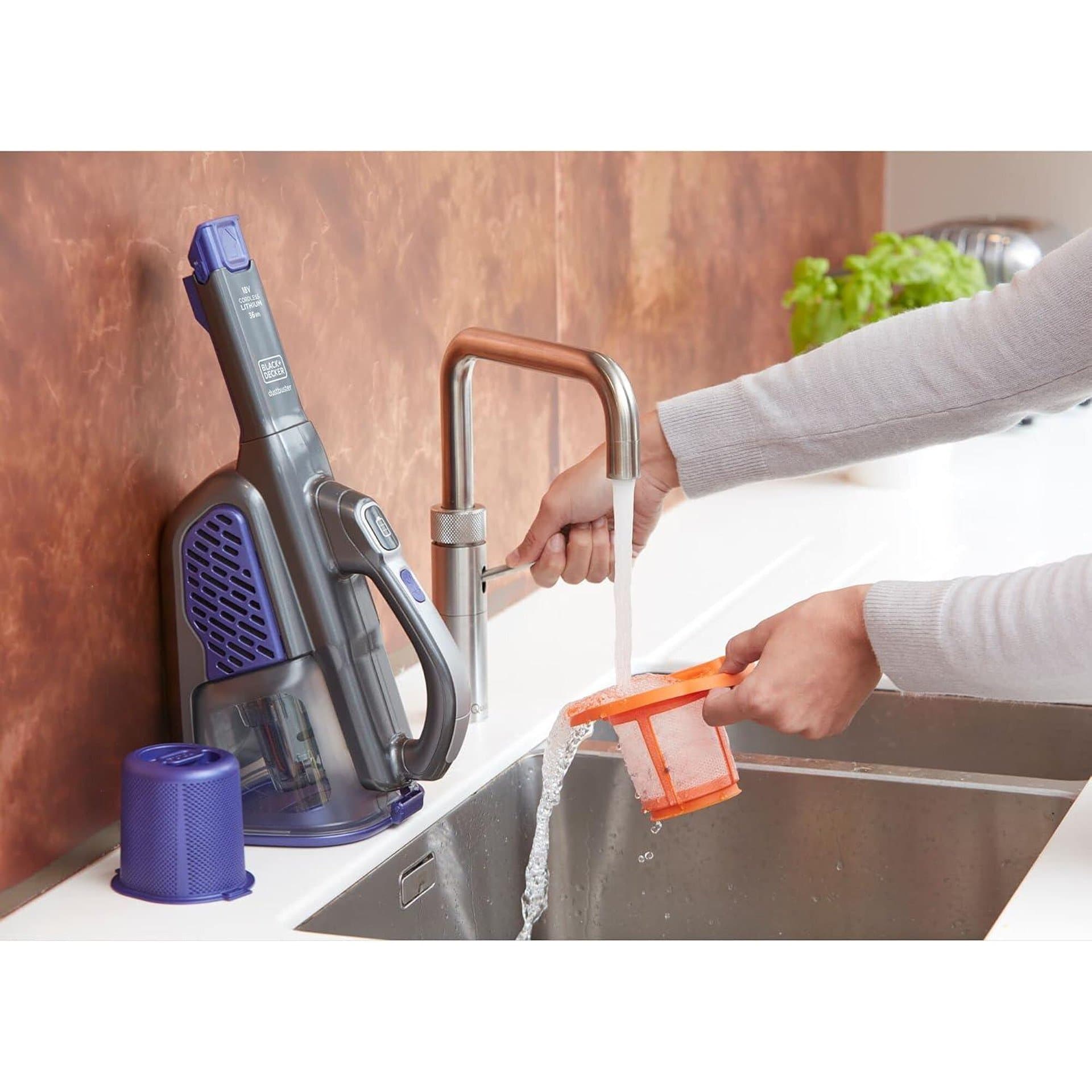 Ръчна прахосмукачка – Black+Decker BHV530BFP 18V, 700 мл, моторизирана четка за косми, две скорости, LED панел, зарядна станция 6