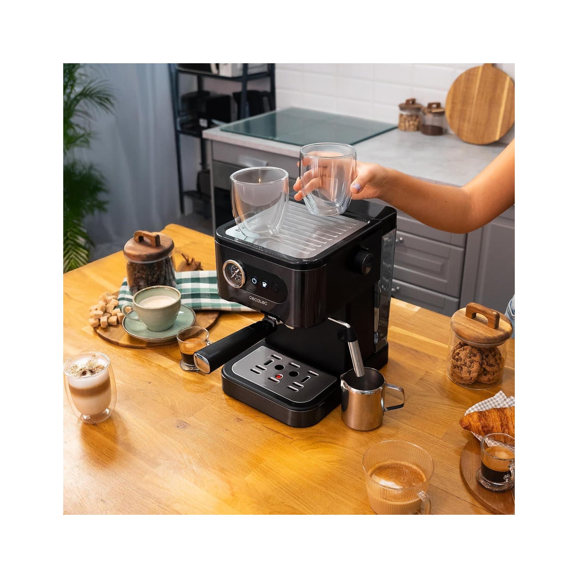 Кафемашина - Cecotec Power Espresso 20 Pro Latte 20 bar 1.5 L резервоар 6